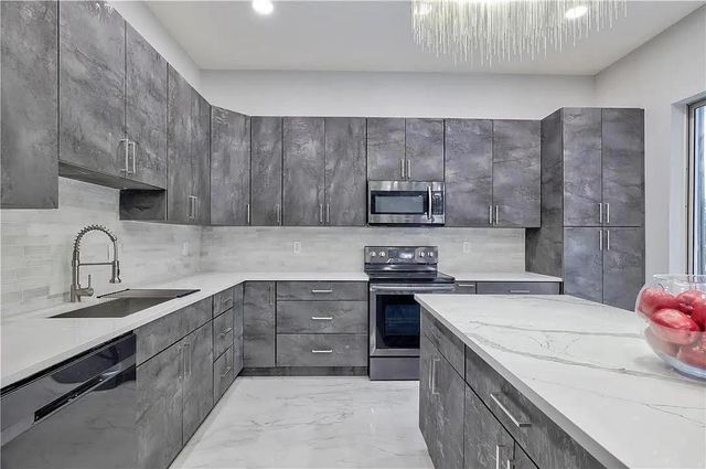 5989 NW 74th Street, Parkland, FL 33067