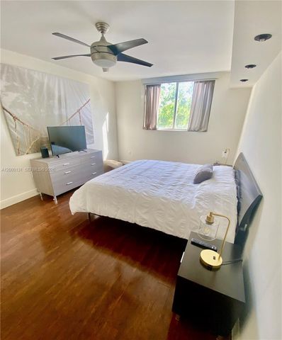 16590 NE 26th Ave 202, North Miami Beach, FL 33160