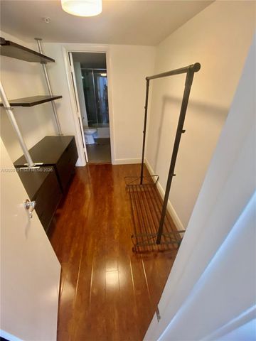 16590 NE 26th Ave 202, North Miami Beach, FL 33160