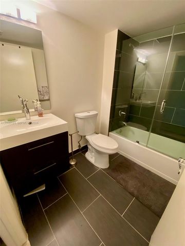 16590 NE 26th Ave 202, North Miami Beach, FL 33160