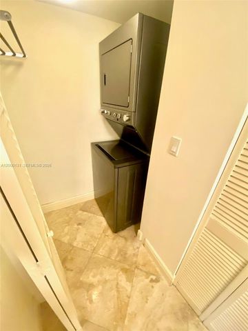 16590 NE 26th Ave 202, North Miami Beach, FL 33160