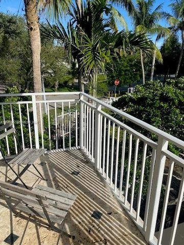 16590 NE 26th Ave 202, North Miami Beach, FL 33160