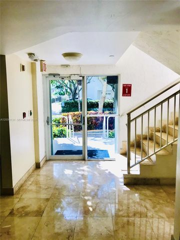 16590 NE 26th Ave 202, North Miami Beach, FL 33160