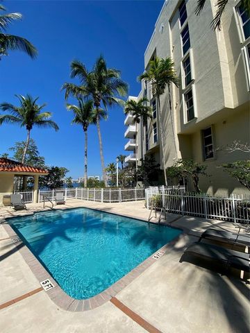 16590 NE 26th Ave 202, North Miami Beach, FL 33160