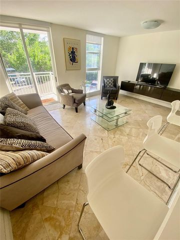 16590 NE 26th Ave 202, North Miami Beach, FL 33160