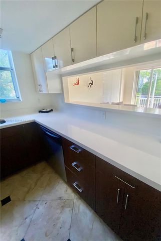 16590 NE 26th Ave 202, North Miami Beach, FL 33160