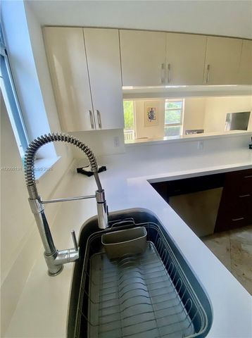 16590 NE 26th Ave 202, North Miami Beach, FL 33160