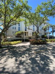 16590 NE 26th Ave 202, North Miami Beach, FL 33160