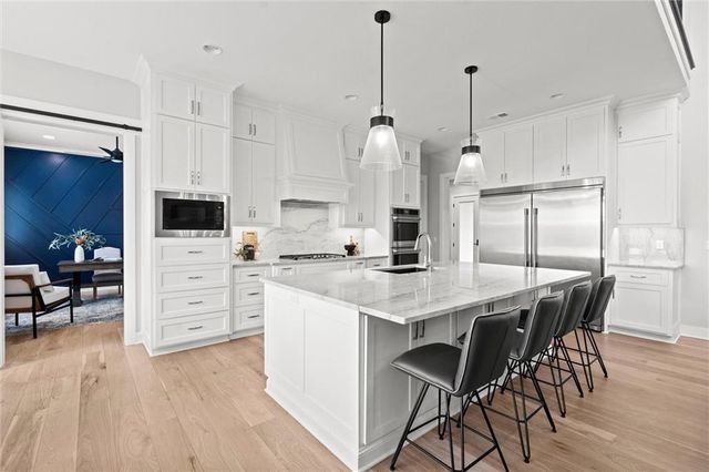17021 Lucille Street, Overland Park, KS 66221