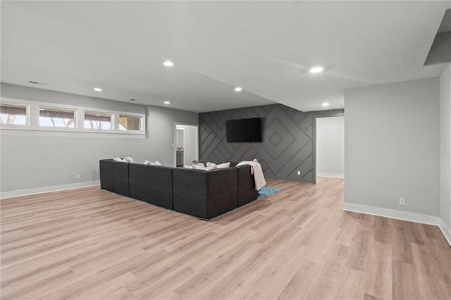 17021 Lucille Street, Overland Park, KS 66221