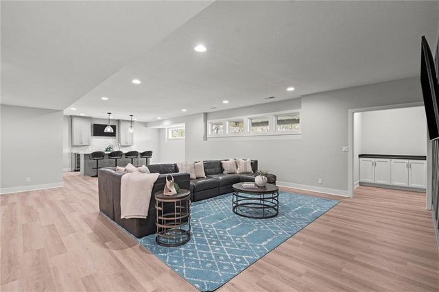 17021 Lucille Street, Overland Park, KS 66221