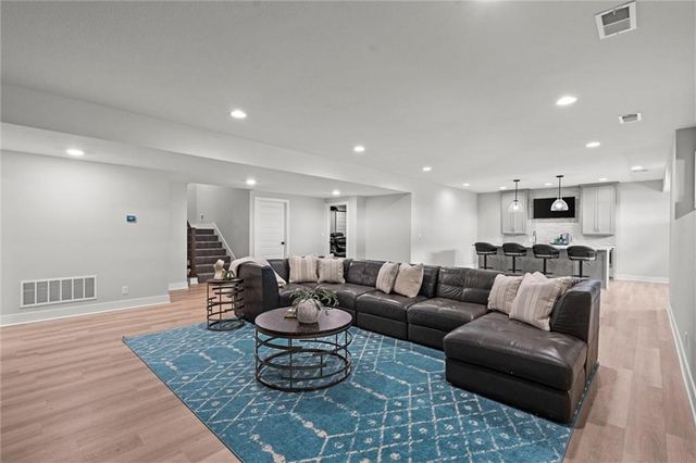 17021 Lucille Street, Overland Park, KS 66221