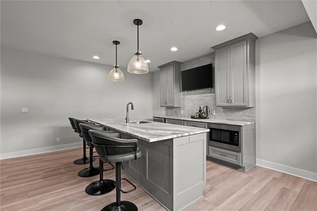 17021 Lucille Street, Overland Park, KS 66221