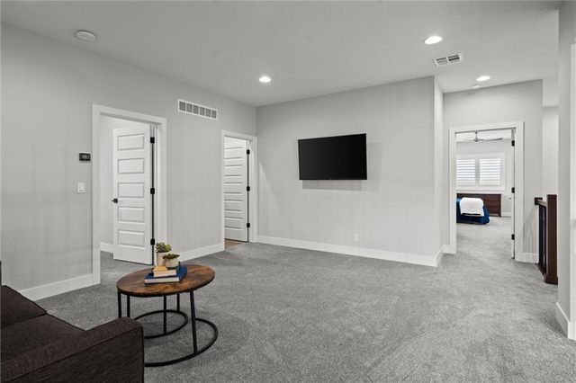 17021 Lucille Street, Overland Park, KS 66221
