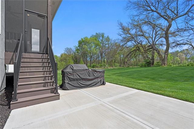17021 Lucille Street, Overland Park, KS 66221