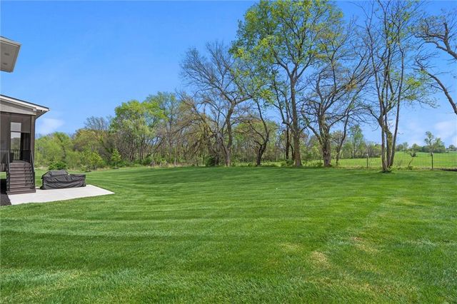 17021 Lucille Street, Overland Park, KS 66221