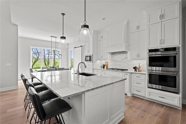17021 Lucille Street, Overland Park, KS 66221