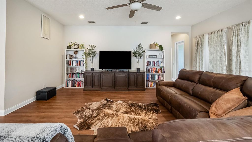 Image 17 of property listing at 16451 GOOD HEARTH BOULEVARD, Clermont, FL 34711