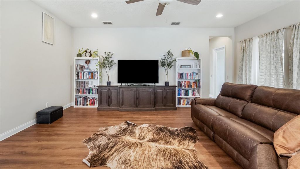 Image 18 of property listing at 16451 GOOD HEARTH BOULEVARD, Clermont, FL 34711