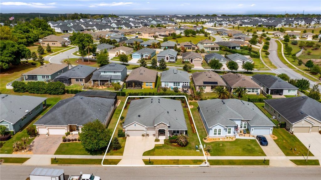 Image 37 of property listing at 16451 GOOD HEARTH BOULEVARD, Clermont, FL 34711