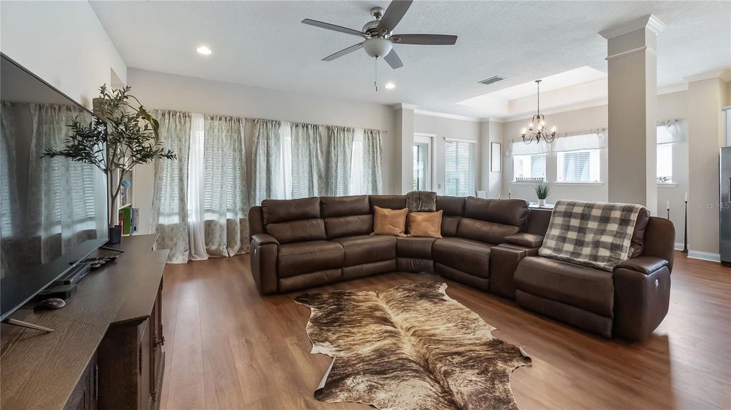 Image 10 of property listing at 16451 GOOD HEARTH BOULEVARD, Clermont, FL 34711