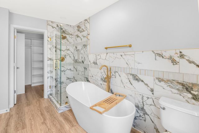 375 N Commerce Street, Aurora, IL 60504