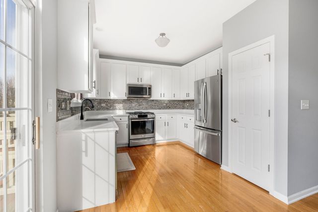 375 N Commerce Street, Aurora, IL 60504