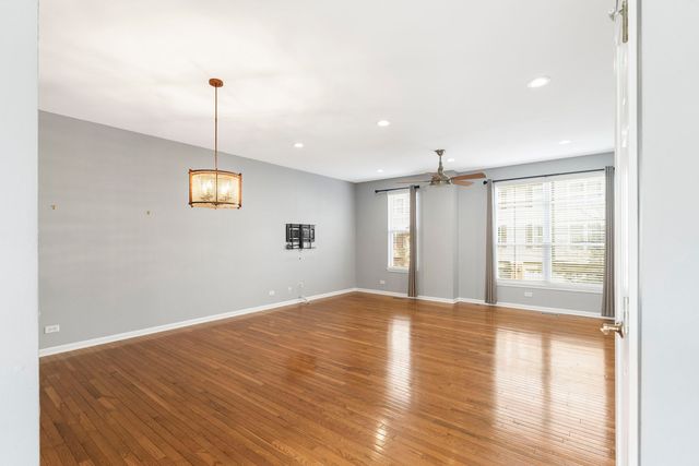 375 N Commerce Street, Aurora, IL 60504