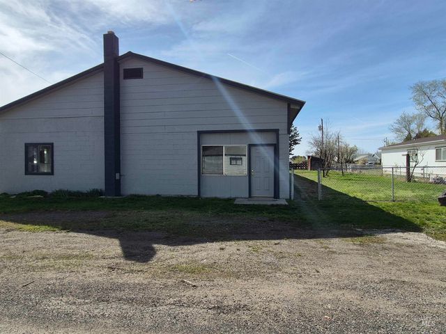 602 7th Ave W, Gooding, ID 83330