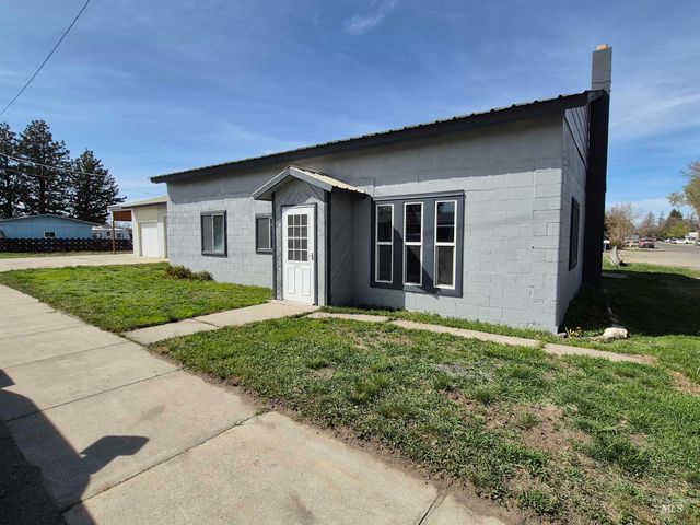 602 7th Ave W, Gooding, ID 83330