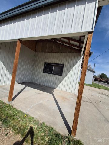 602 7th Ave W, Gooding, ID 83330