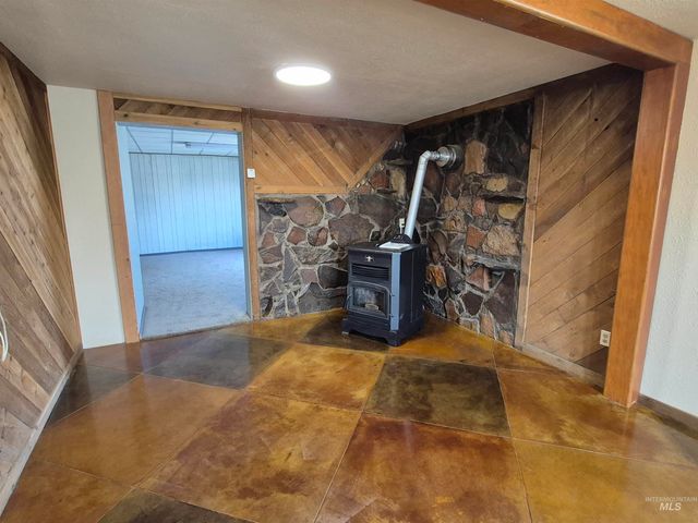 602 7th Ave W, Gooding, ID 83330