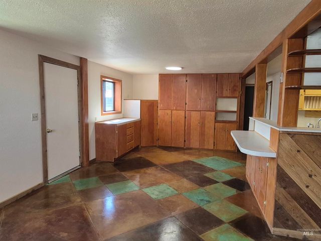 602 7th Ave W, Gooding, ID 83330