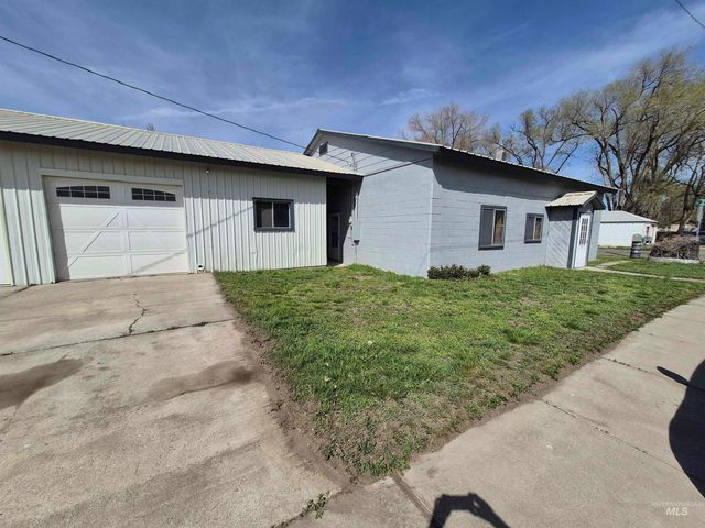 602 7th Ave W, Gooding, ID 83330