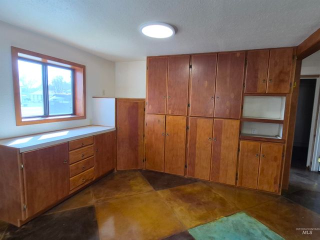 602 7th Ave W, Gooding, ID 83330