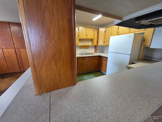602 7th Ave W, Gooding, ID 83330