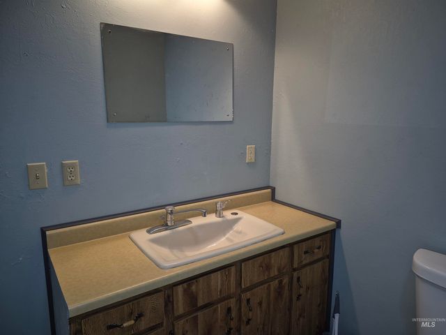 602 7th Ave W, Gooding, ID 83330