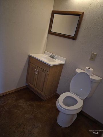 602 7th Ave W, Gooding, ID 83330