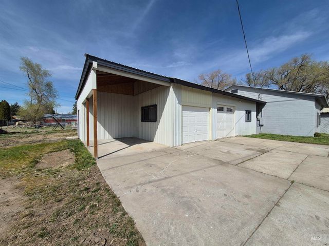 602 7th Ave W, Gooding, ID 83330