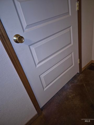 602 7th Ave W, Gooding, ID 83330
