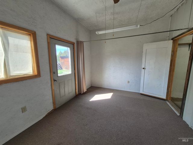 602 7th Ave W, Gooding, ID 83330