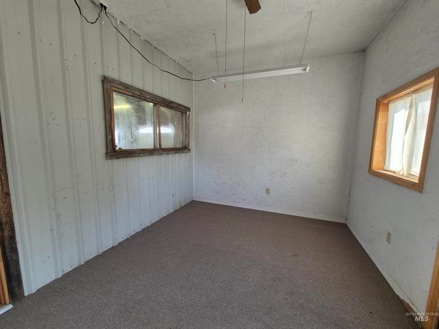 602 7th Ave W, Gooding, ID 83330