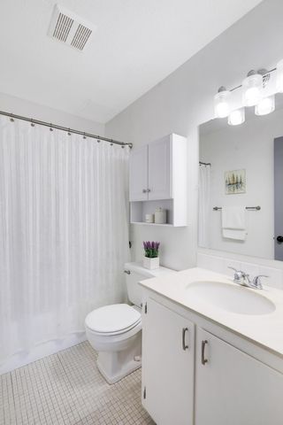 2800 Hillsboro Avenue N 220, New Hope, MN 55427