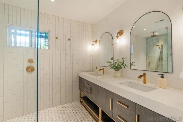 6641 Murray Park Drive, San Diego, CA 92120