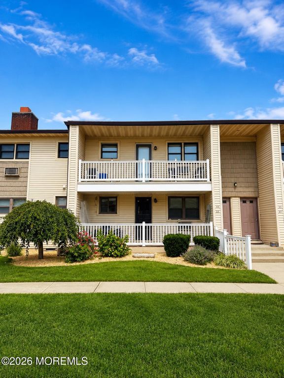 36 Wharfside Drive, Monmouth Beach, NJ 07750