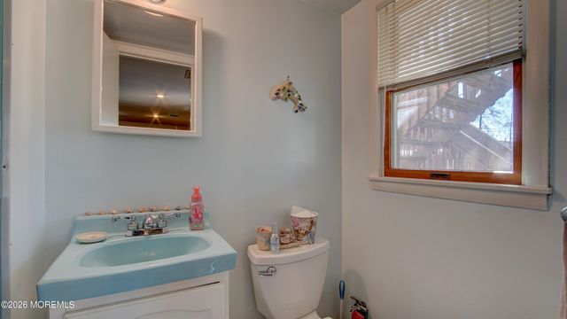 11 Sheffield Drive, Manalapan, NJ 07726