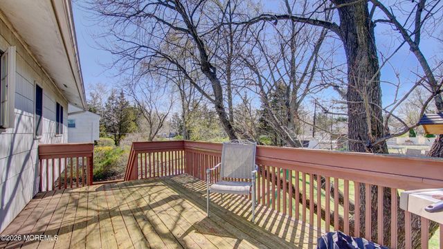 11 Sheffield Drive, Manalapan, NJ 07726