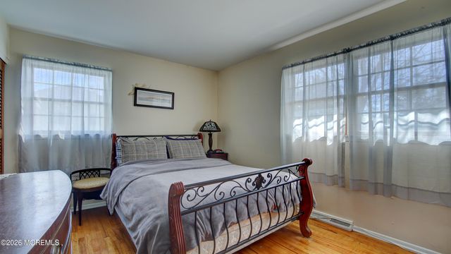 11 Sheffield Drive, Manalapan, NJ 07726