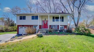 11 Sheffield Drive, Manalapan, NJ 07726