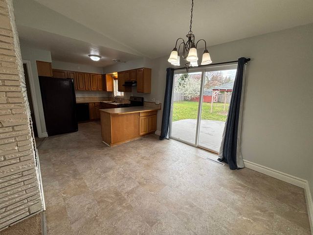 1604 S Woodlawn Rd, Spokane Valley, WA 99216